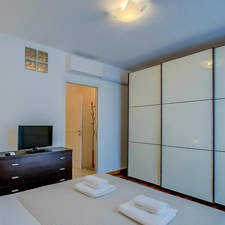 Apartment Emma's - Cathedral View Como